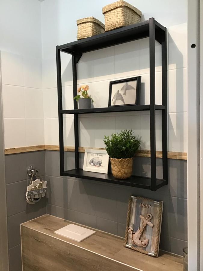 Liebevoll Eingerichtete Ferienwohnung Luettje Koje Dornum Extérieur photo